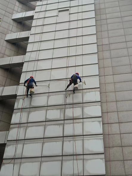 通江高空外墙清洗